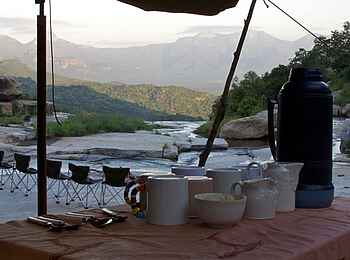 Sarara Camp: Frühstück Flycamping Sarara Camp: Frühstück Flycamping
