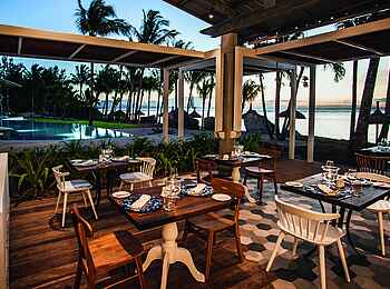 Victoria Beachcomber Resort and Spa: Dinner im Freien Victoria Beachcomber Resort and Spa: Dinner im Freien