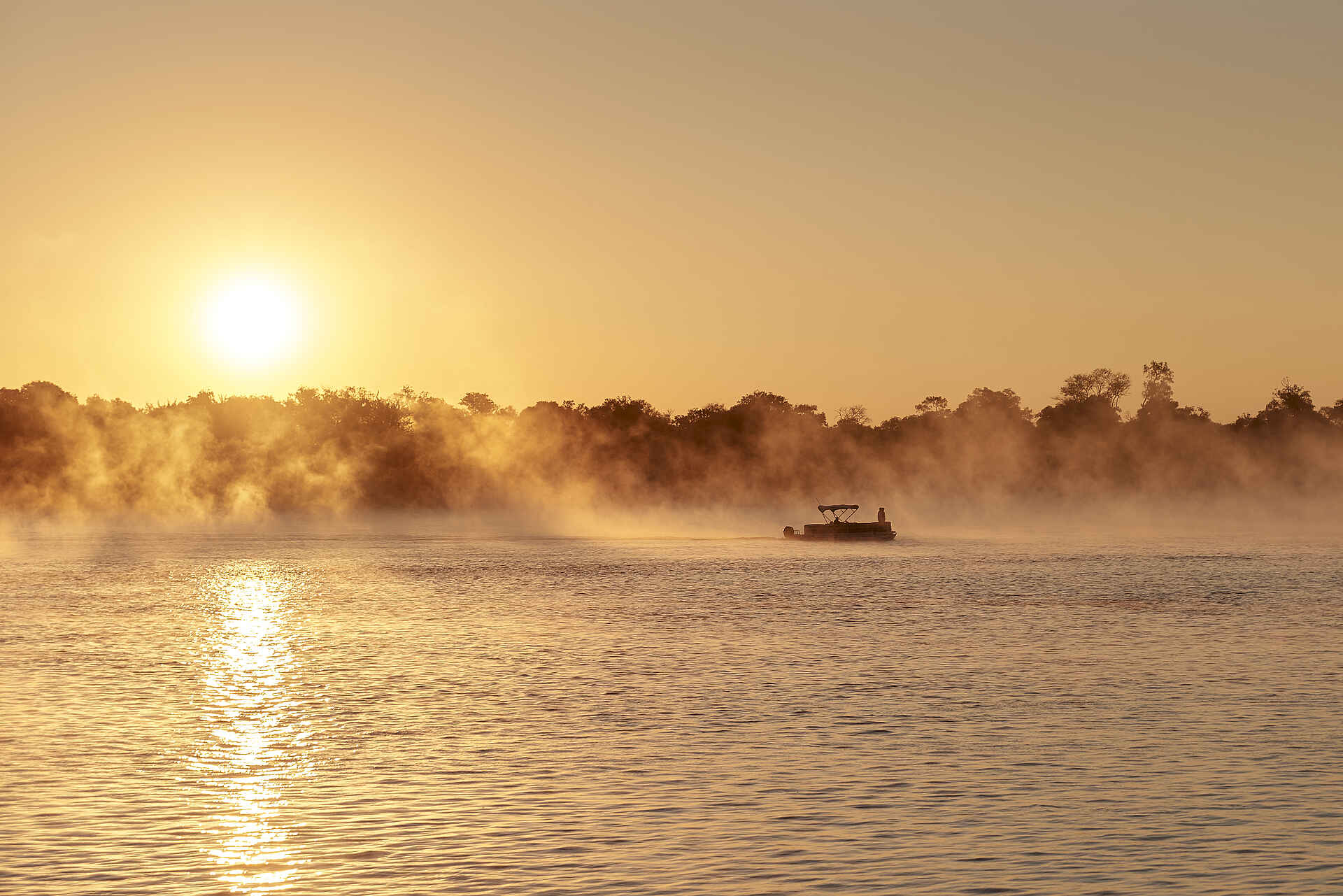 Victoria Falls River Lodge - Malachite Luxury Tented Suites: Eine Bootsfahrt