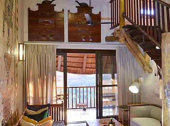 Victoria Falls Safari Lodge: Lounge einer Suite