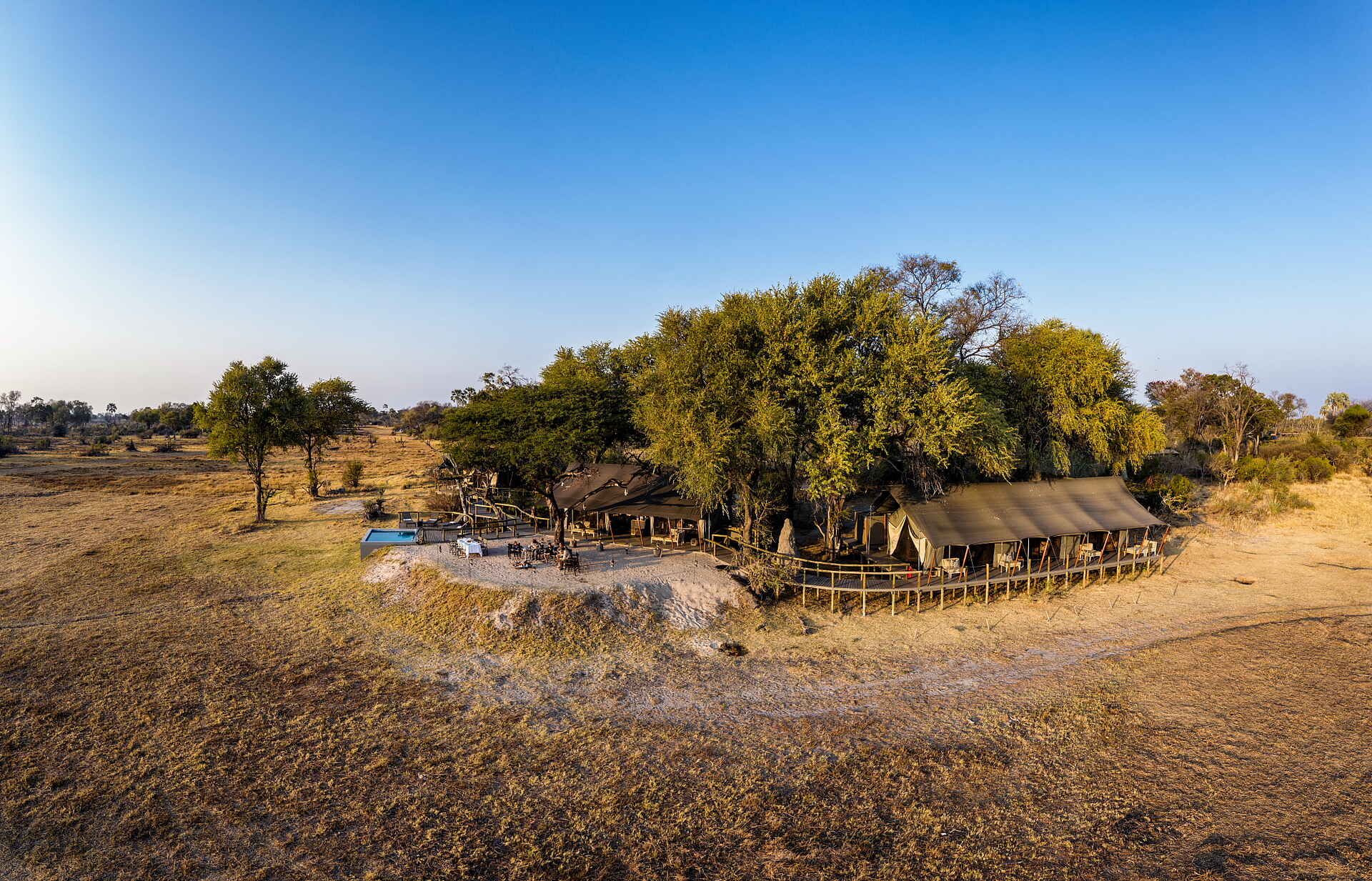 Gomoti Private Camp: Außenansicht Afrikarma, Afrikarma Safaris, Afrikarma Safaris. Wildnis. Hautnah., Afrikarma.de, Camp, Gomoti Private, Gomoti Private Camp