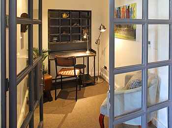 Latitude 0: The Works - Telekonferenzzelle Latitude 0: The Works - Telekonferenzzelle