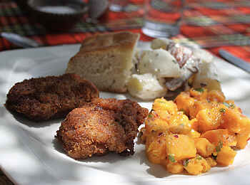 Naibor Camp: Mittagessen Naibor Camp: Mittagessen