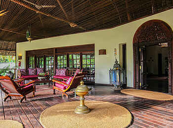 Anna of Zanzibar: Terrasse des Haupthauses