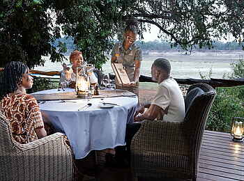 Shawa Luangwa Camp: Dinner