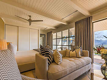 La Petite Ferme Boutique Hotel: Vinyard Suite Loungebereich