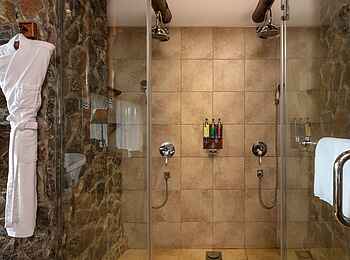 Lake Manyara Kilimamoja Lodge: Doppeldusche