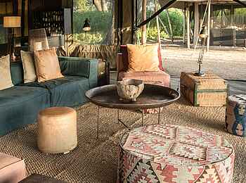 Legendary Songa Migrational Camp: In der Lounge