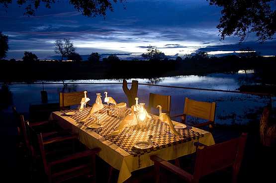 Luangwa Safari House: Abendessen Luangwa Safari House: Abendessen