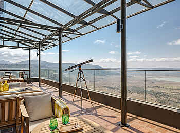 Ngorongoro Lodge Melia Collection: Terrasse mit toller Aussicht