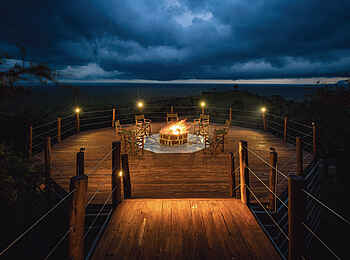 Ole Serai Luxury Camp - Seronera: Lagerfeuer Ole Serai Luxury Camp - Seronera: Lagerfeuer