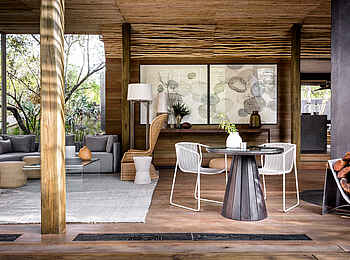 Singita Lebombo Lodge: Lounge mit Sitzbereich