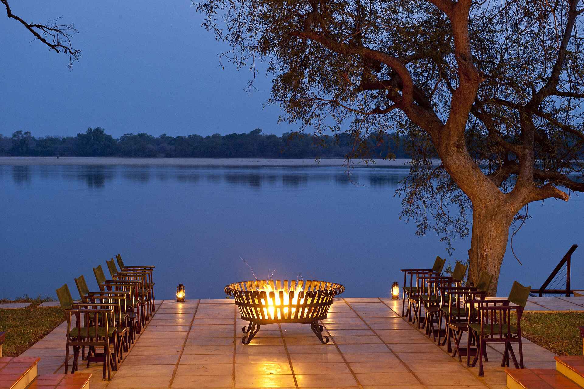 Baines River Camp: Feuerschale Baines, Baines River Camp, Luxury, Sambesi, Sambia, Zambezi, Feuerschale, Afrikarma, Afrikarma Safaris, Afrikarma Safaris. Wildnis. Hautnah., Afrikarma.de