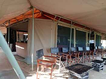 Mara Ngenche Camp: Regiesessel vor dem Hauptzelt
