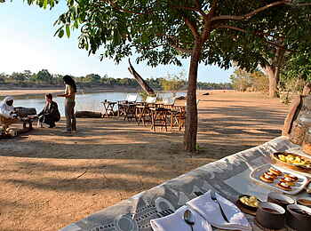 Time + Tide Mchenja: Frühstück am Fluss