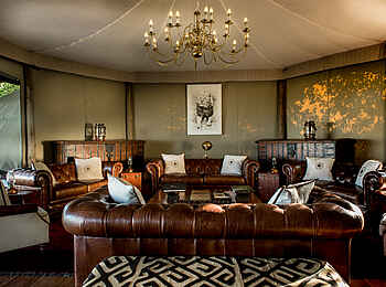 Mara Plains Camp: Die großzügige Lounge des Camps Mara Plains Camp: Die großzügige Lounge des Camps