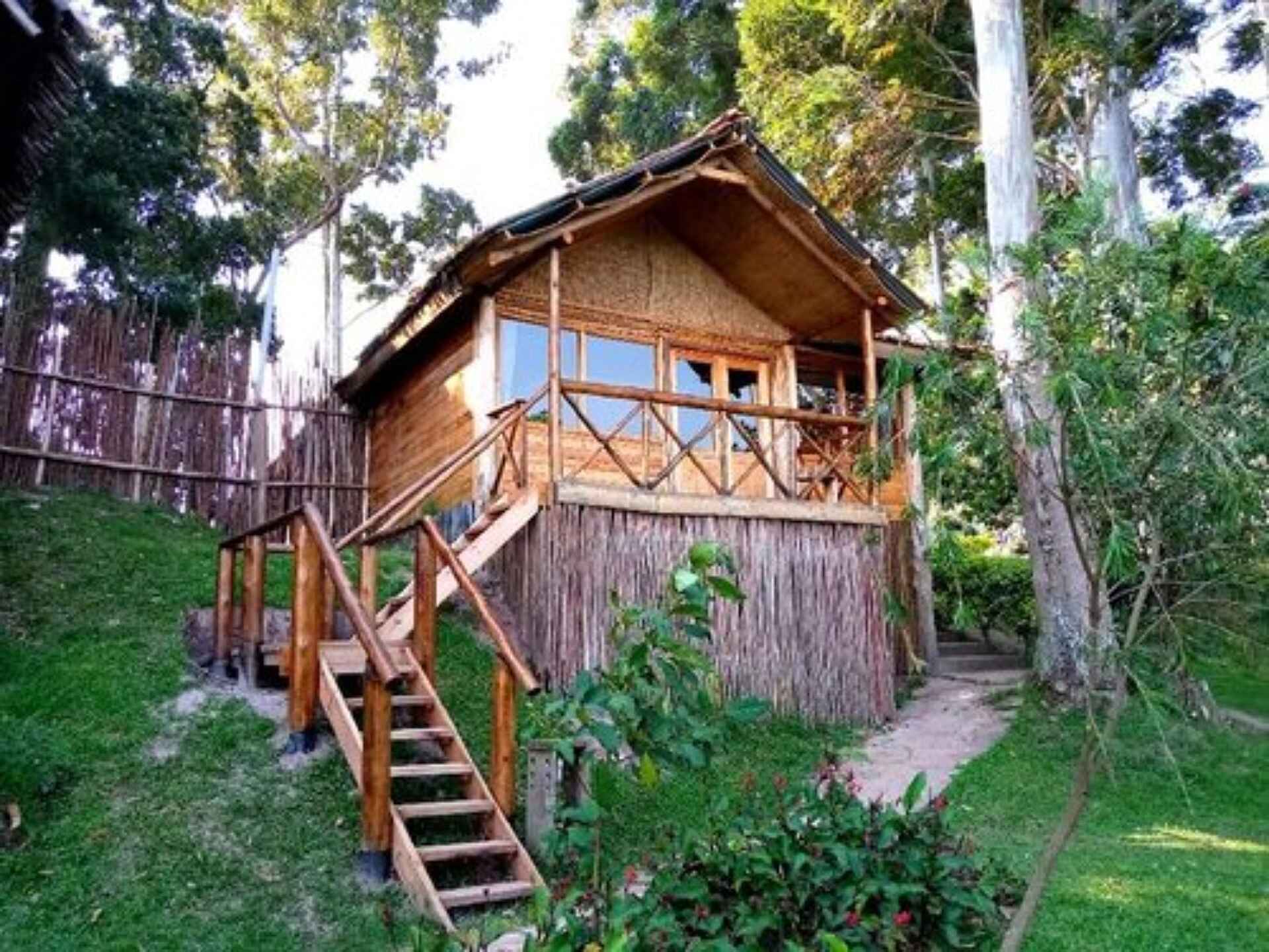 Mutanda Lake Resort: Blick auf ein Cottage