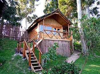 Mutanda Lake Resort: Blick auf ein Cottage Mutanda Lake Resort: Blick auf ein Cottage