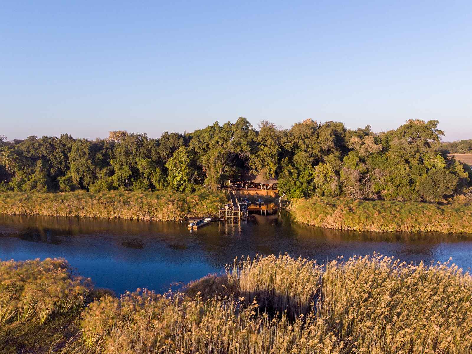 Nxamaseri Island Lodge: Blick auf die Lodge Nxamaseri Island Lodge: Blick auf die Lodge