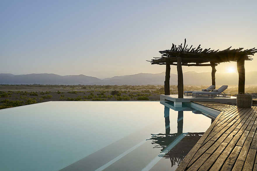 Okahirongo Elephant Lodge: Infinity Pool Okahirongo Elephant Lodge: Infinity Pool