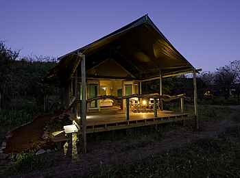Ongava Tented Camp: Erleuchtete Veranda