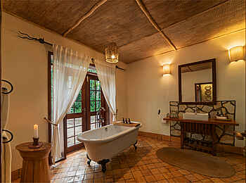 Primate Lodge Kibale: Das Badezimmer im Honeymoon Cottage