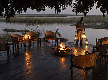 Sausage Tree Camp: Laternen auf dem Deck