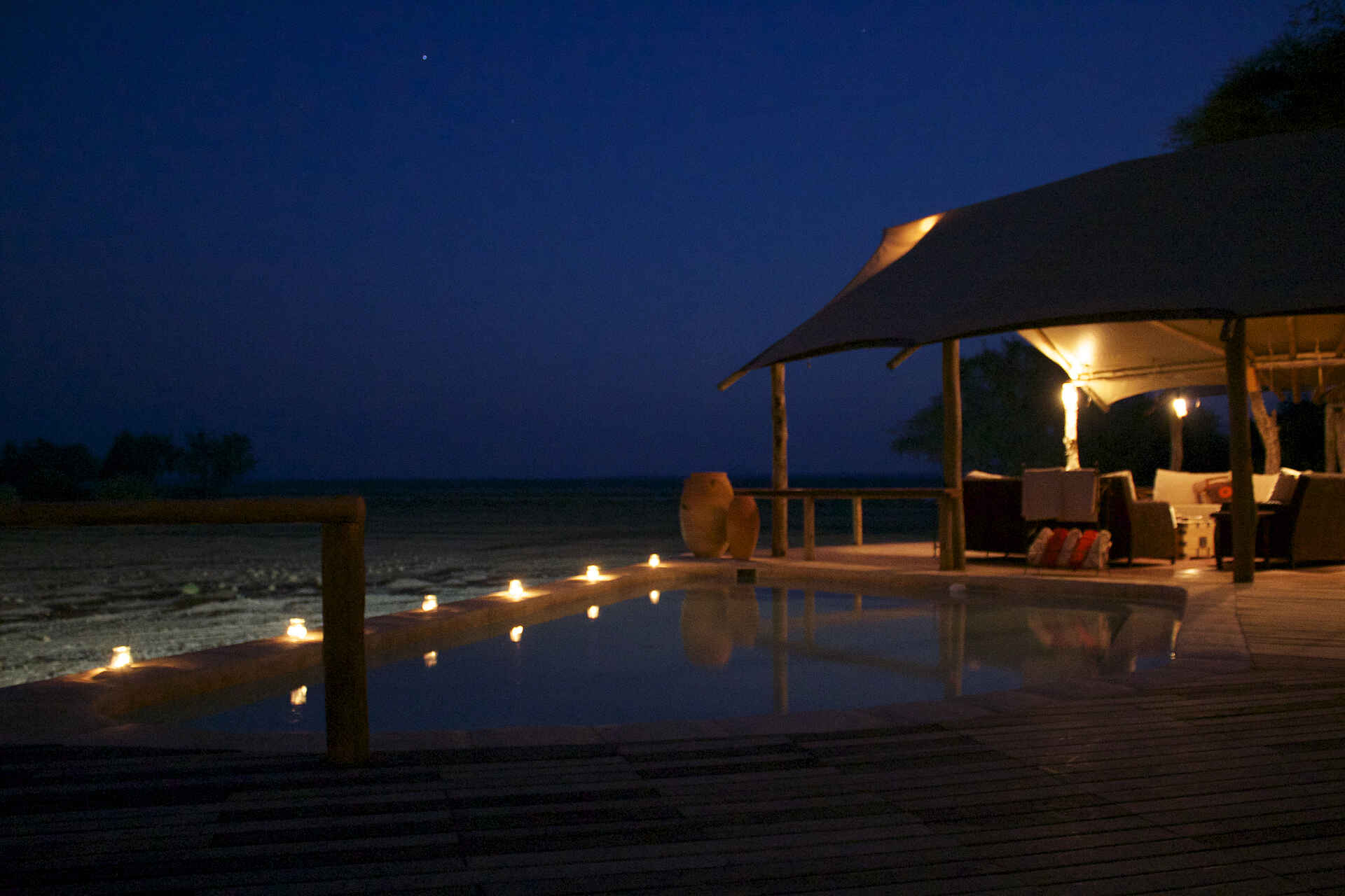 Abenteuer, Abgeschiedenheit, Ana Tree Camp, Anabaum, Anabezi, Anabezi Camp, Anabezi Luxury Tented Camp, Chalets, Charles Davy, Charles Davy und Yusuf Zumla, Jeki, Kulefu, Leopard, Lower Zambezi, Lower Zambezi National Park, Lower Zambezi Nationalpark, Lusaka, Luxus, Mushika River, Sambesi, Sambia, Wildnis, Yusuf Zumla, Zambezi, Zeltchalets, Entspannung, Erholung, afrikarma, afrikarma.de, Afrikarma Safaris