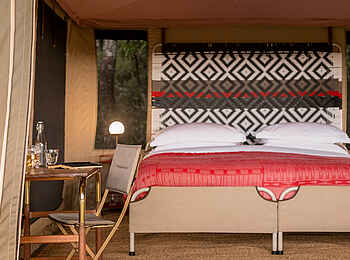 Angama Safari Camp: Gästezelt Bett Angama Safari Camp: Gästezelt Bett