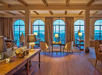 Governors' Mugie: In der Lounge Governors' Mugie: In der Lounge