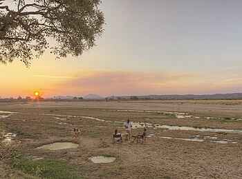 Ikuka Safari Camp: Sonnenuntergang im Busch