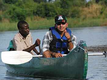 Kiambi Camp: Im Kanu Kiambi Camp: Im Kanu