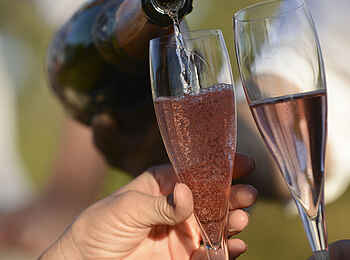 Lilayi: Sekt Lilayi: Sekt