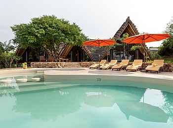 Nile Safari Lodge: Poolbereich der Familien Banda Nile Safari Lodge: Poolbereich der Familien Banda