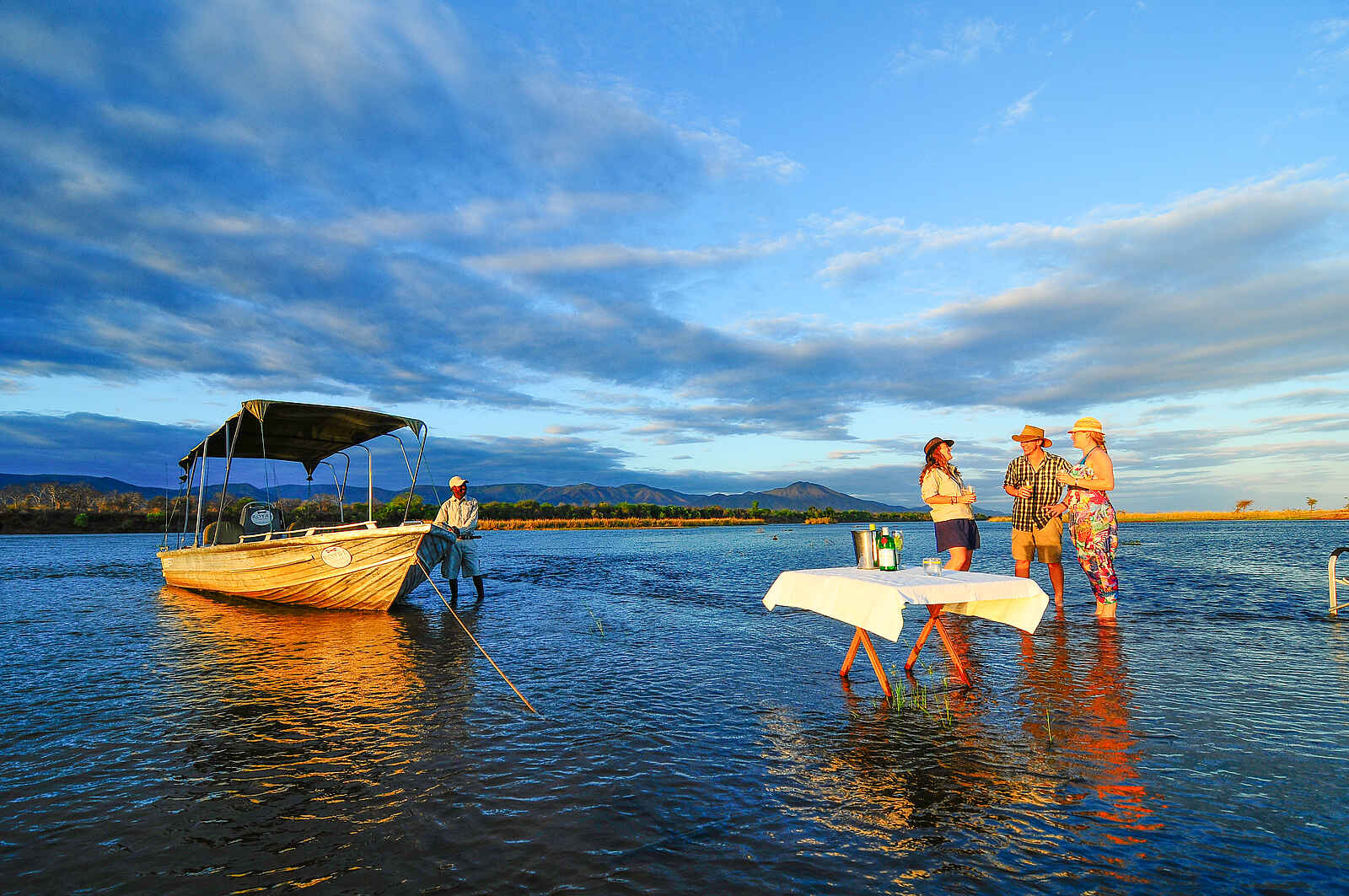 Royal Zambezi Lodge: Sundowner Royal Zambezi Lodge: Sundowner