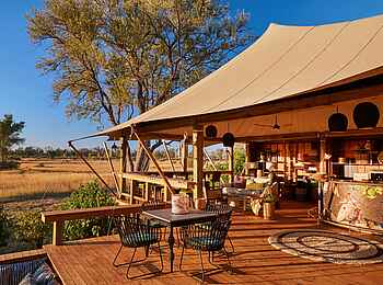 Tuludi Camp: Hauptdeck Tuludi Camp: Hauptdeck