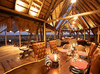 Selinda Camp: Esstisch