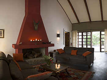 Bashay Rift Lodge: Offener Kamin Bashay Rift Lodge: Offener Kamin