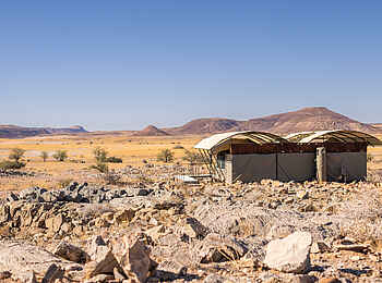 Camp Doros: Blick auf ein Familienzelt Camp Doros: Blick auf ein Familienzelt