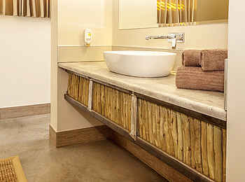 Desert Quiver Camp: Gästebad