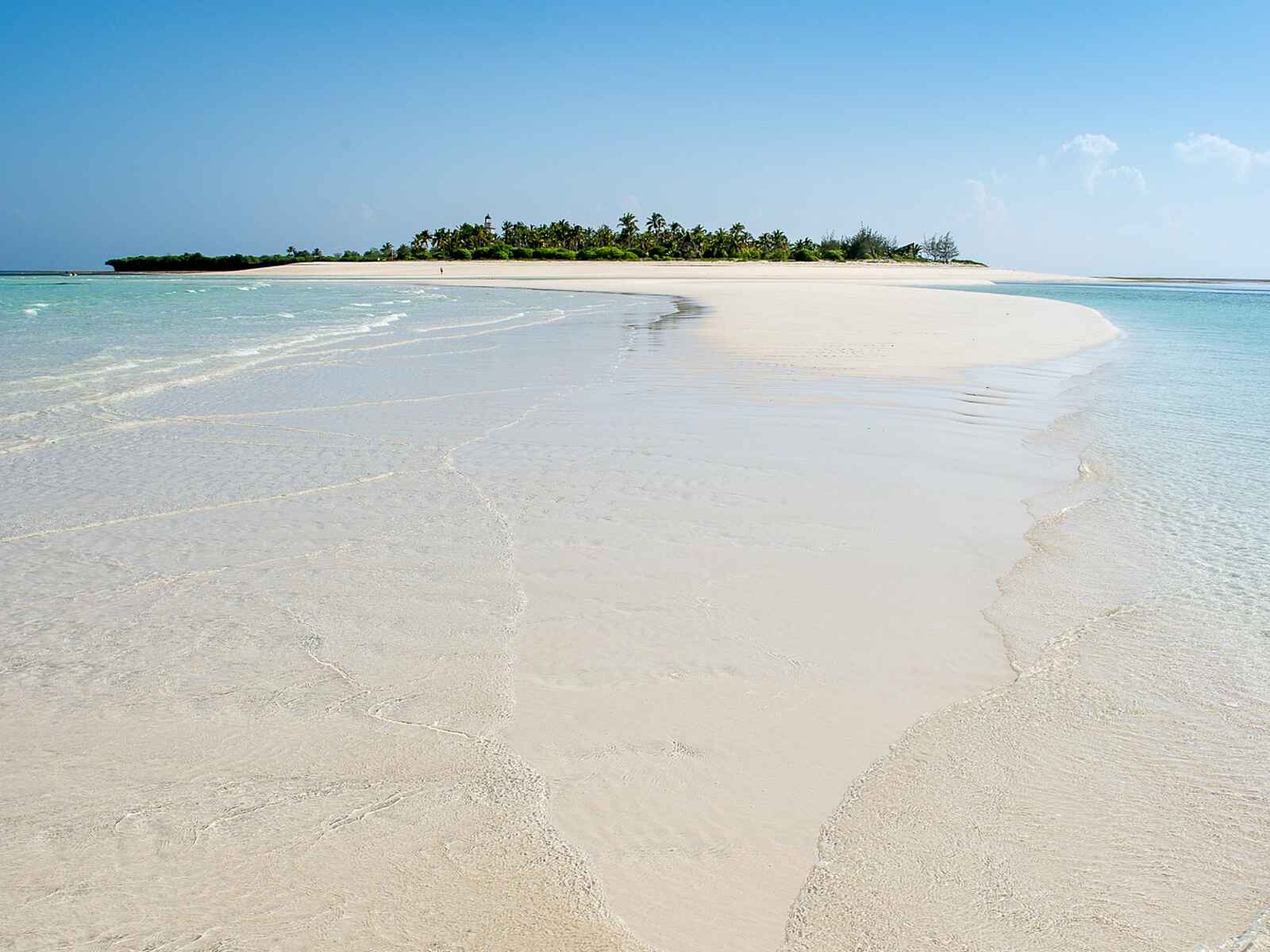 Laba Fanjove Island: Sandbank Laba Fanjove Island: Sandbank