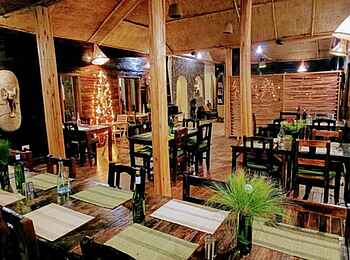 Mutanda Lake Resort: Restaurant Mutanda Lake Resort: Restaurant