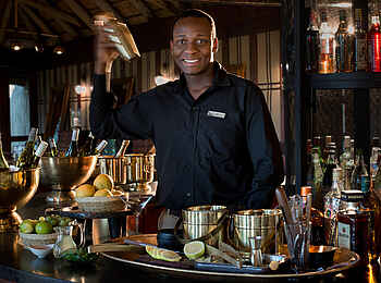 Nxabega Okavango Tented Camp: Barkeeper