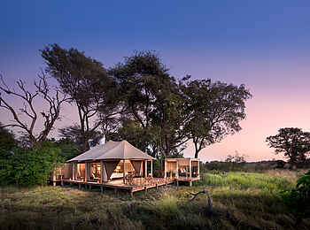 Nxabega Okavango Tented Camp: Blick zum Gästezelt