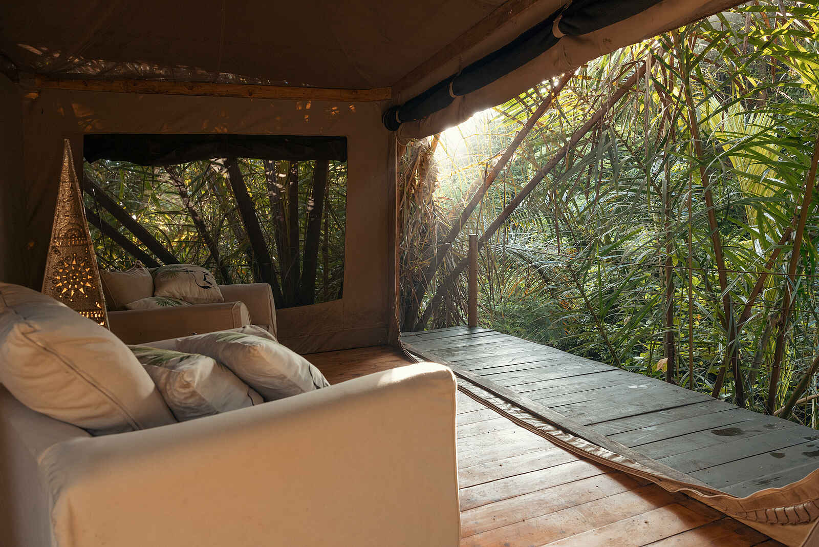 Rhino River Camp: Blick nach draußen Rhino River Camp: Blick nach draußen