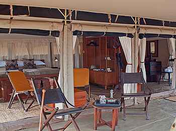 Serengeti Pioneer Camp: Blick ins Zelt Serengeti Pioneer Camp: Blick ins Zelt