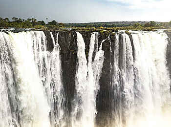 Toka Leya Camp: Die beeindruckenden Victoriafälle Toka Leya Camp: Die beeindruckenden Victoriafälle