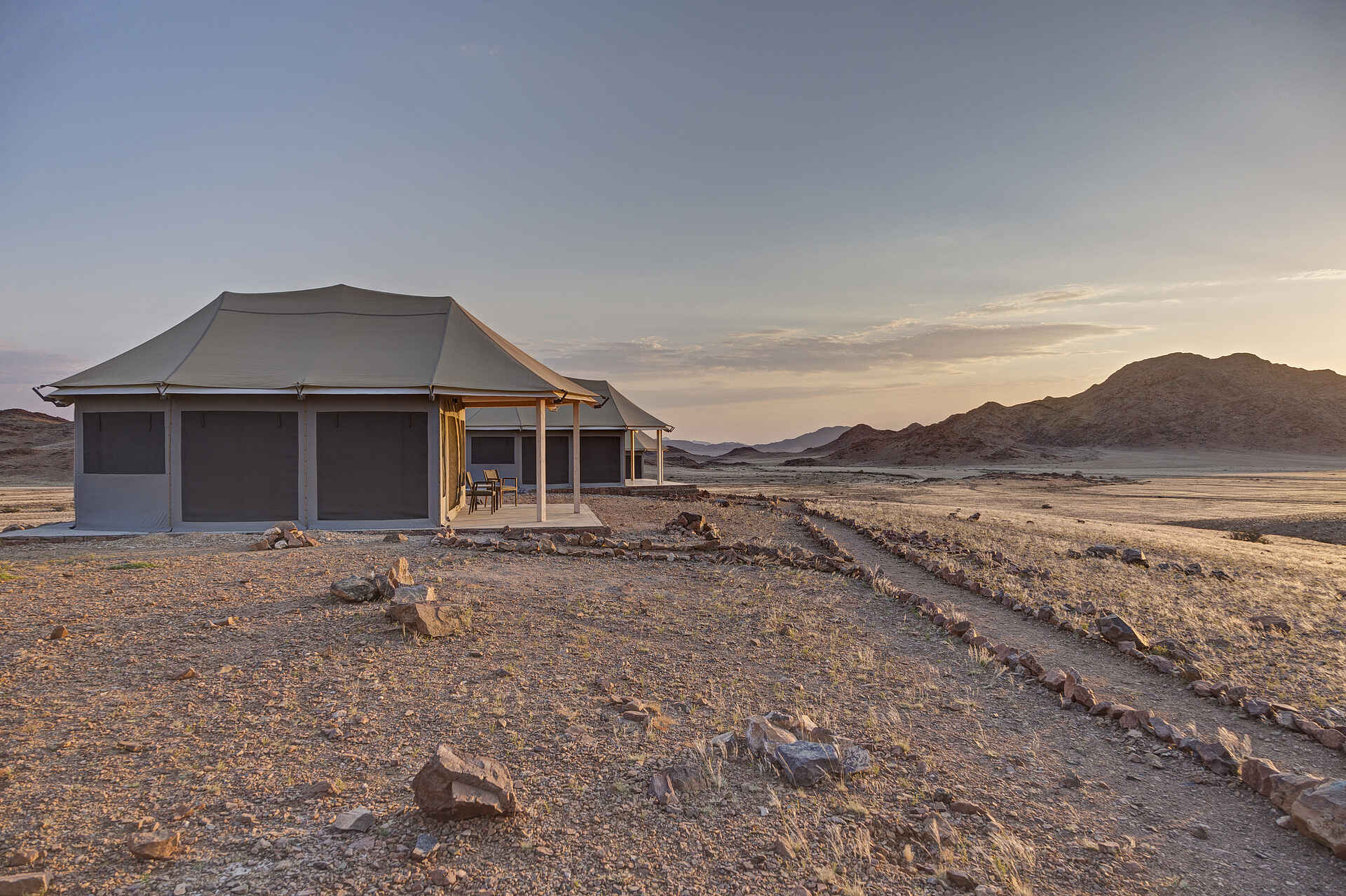 Desert Hills Glamping, Namibia, Wildnis, Wüste, Zelt, Zelte, Abenddämmerung, Landschaft