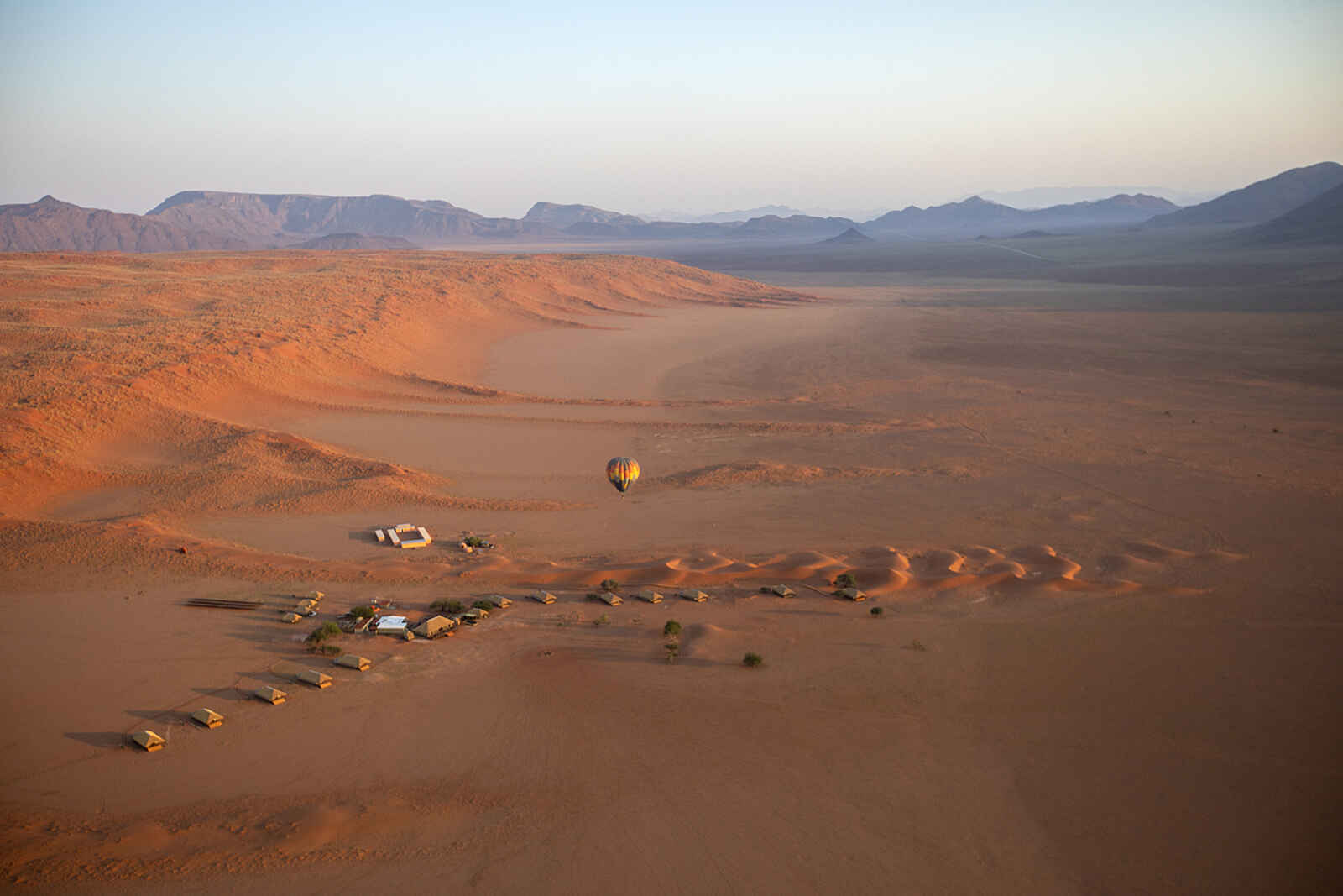 Kwessi Dunes Lodge: Luftbild mit Heißluftballon Kwessi Dunes Lodge: Luftbild mit Heißluftballon