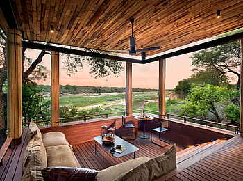 Tengile River Lodge: Sunken Lounge